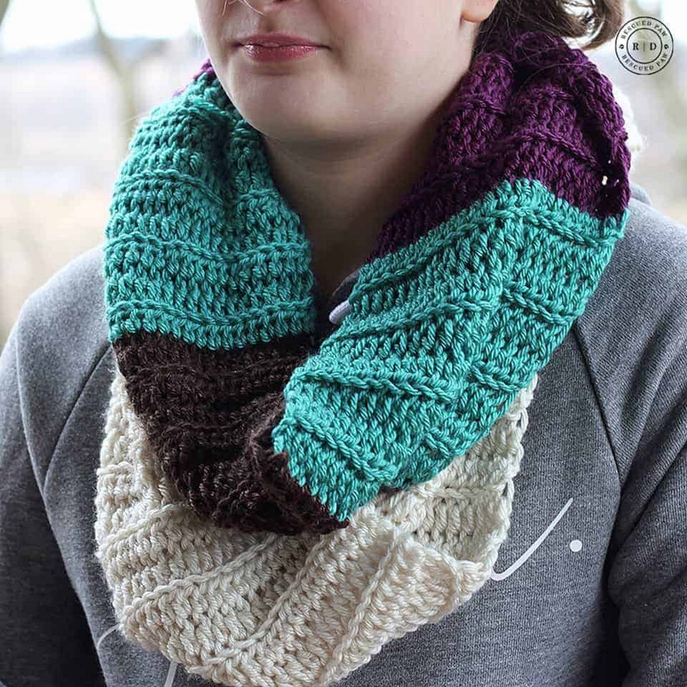 Crochet Color-blocked Infinity Scarf Pattern