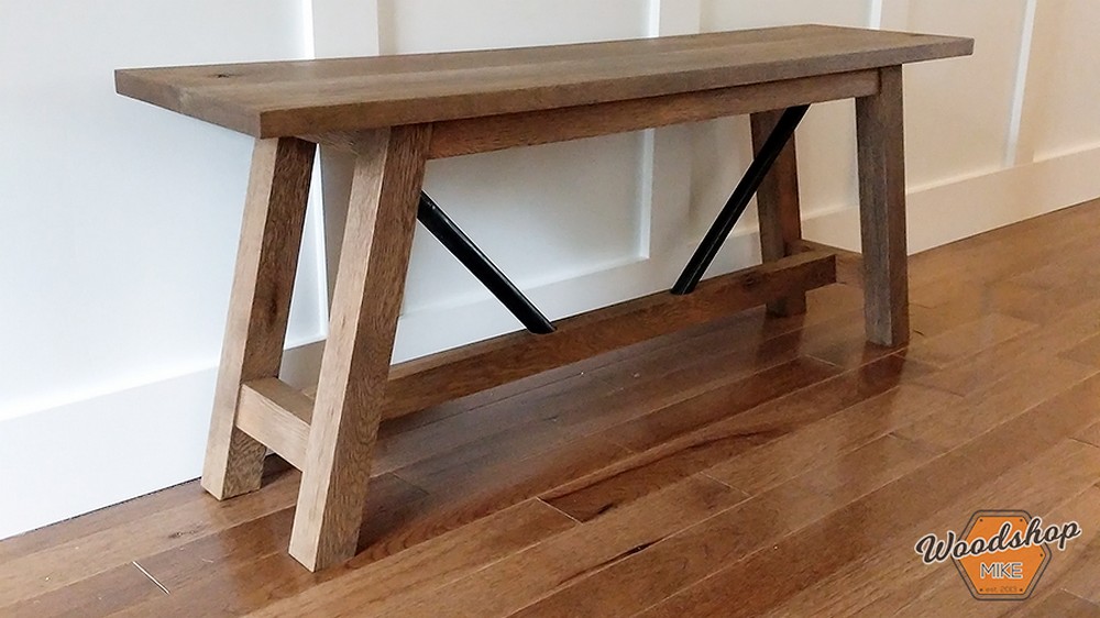DIY Farmhouse Entryway Bench