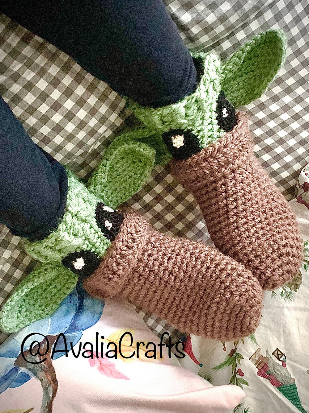 Free Crochet Comfy Alien Socks