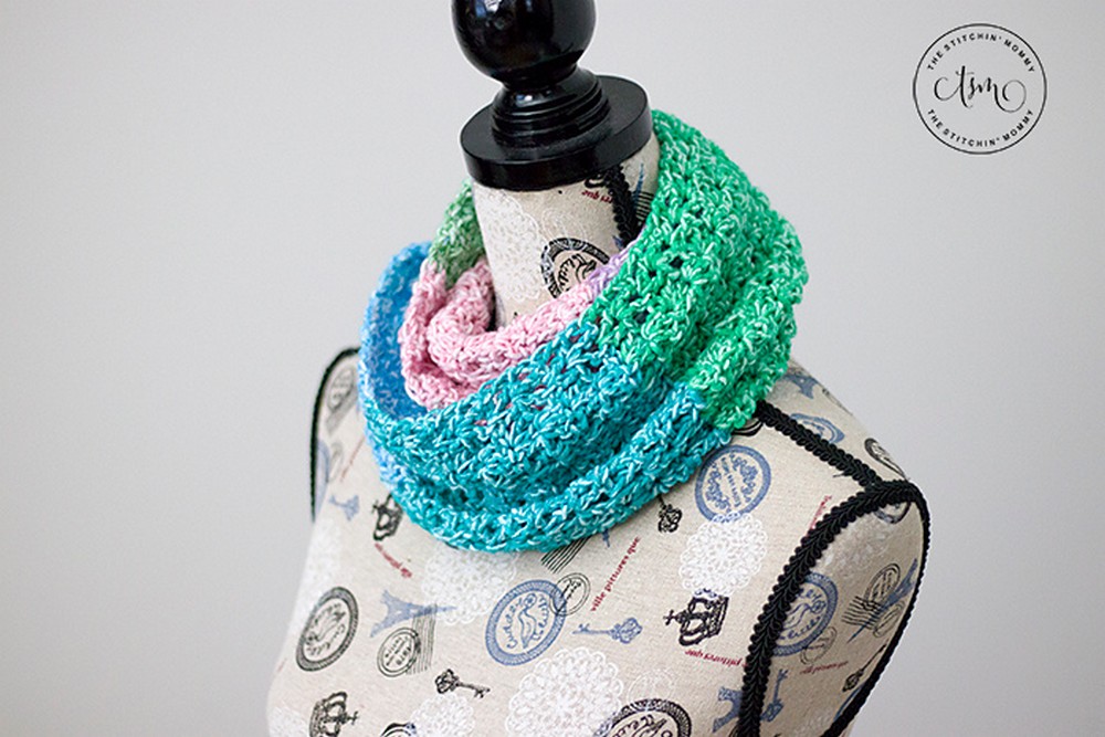 Free Crochet Equilibrium Infinity Scarf