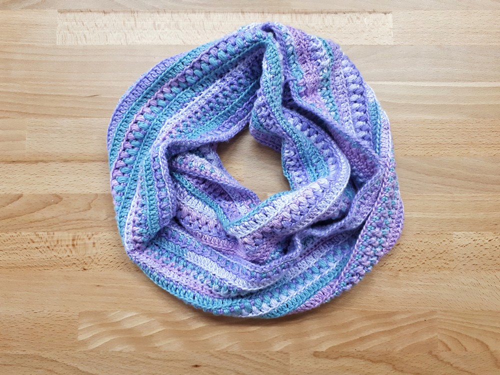 Free Crochet Sea Breeze Infinity Scarf