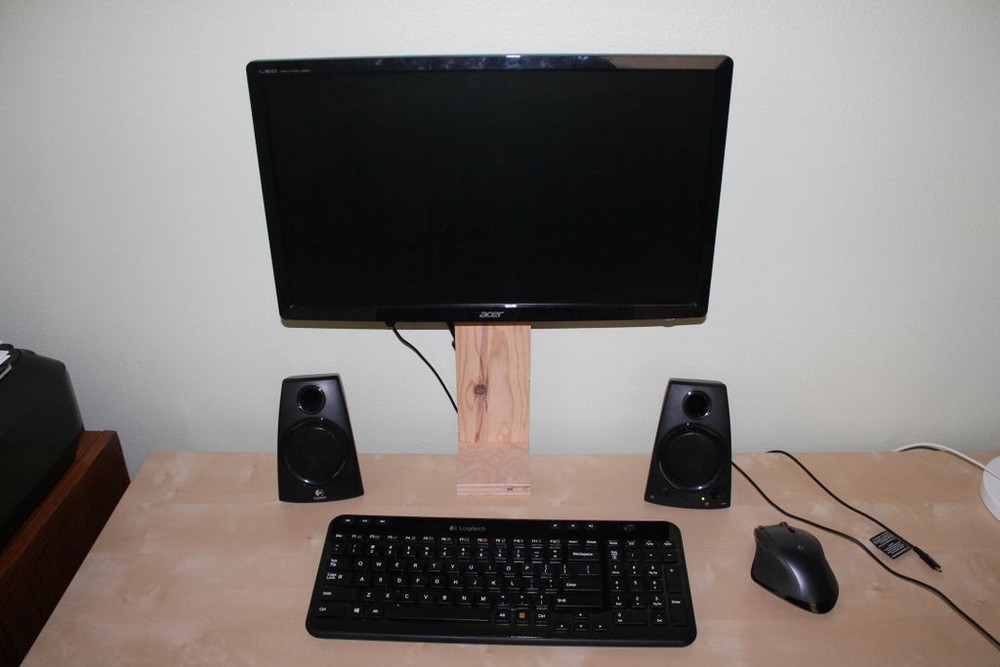 DIY Budget Friendly Computer Monitor Stand