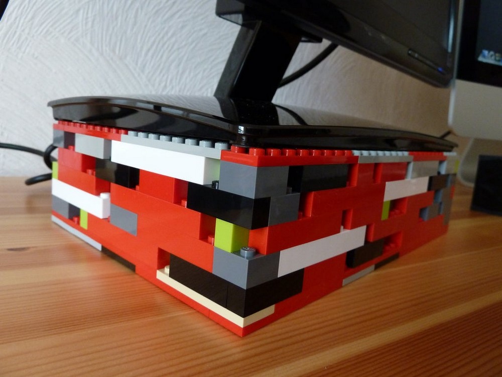 DIY Lego Monitor Stand