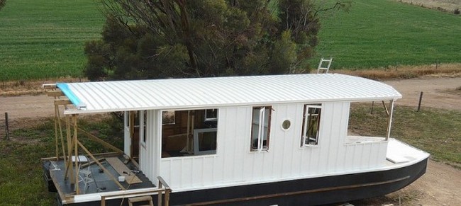 Building an All Wood Construction 40′ DIY Tiny House Boat