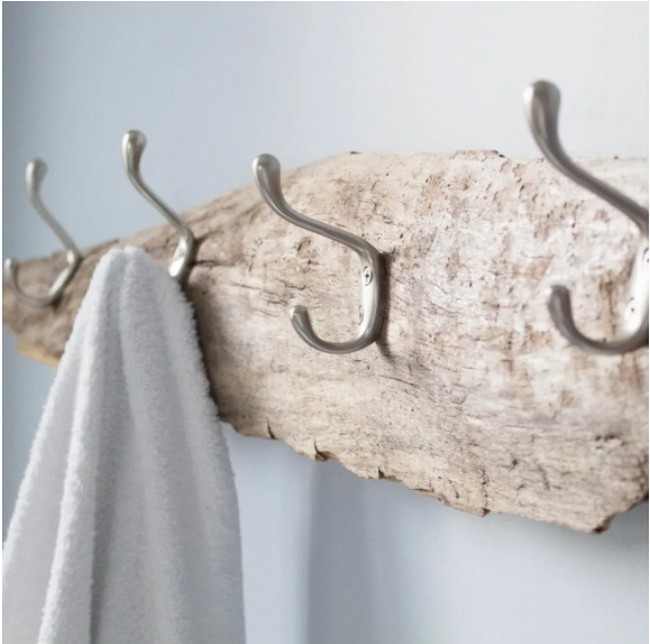 A Beachcomber’s Rustic Towel Rack