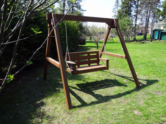 DIY Great Weekend Project The Love Swing