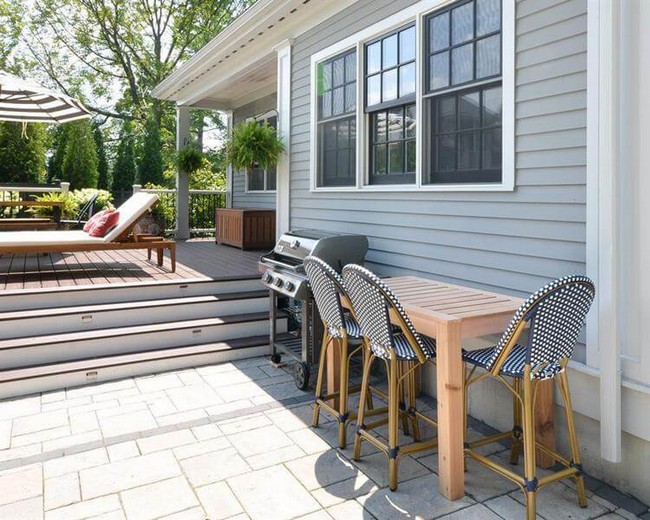 DIY Outdoor Bar Table 1