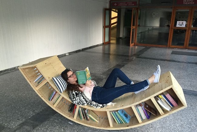 DIY Wooden Lounger With Book Storage