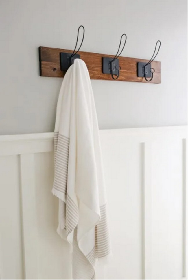 Farmhouse Style DIY Towel Rack