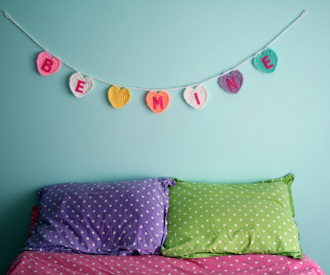 Free Crochet Pattern Conversation Heart Garland