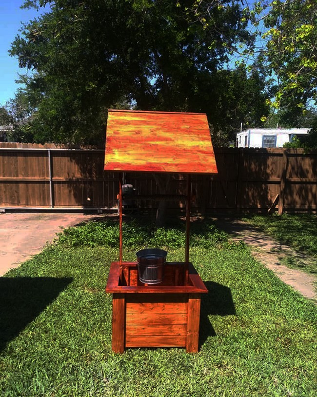 DIY Garden Wishing Well