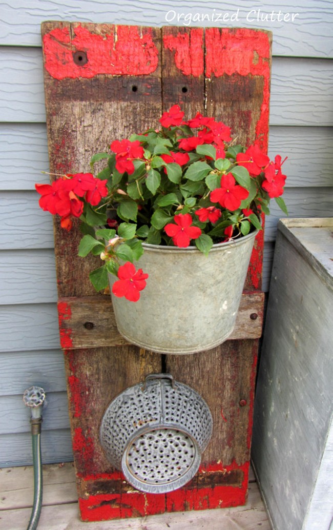 DIY Old Wagon Board Planter