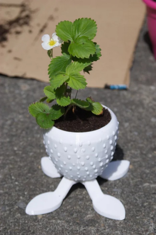 DIY Tasty Strawberry Planter