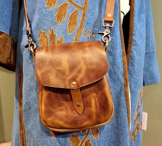 DIY Leather Crossbody Bag