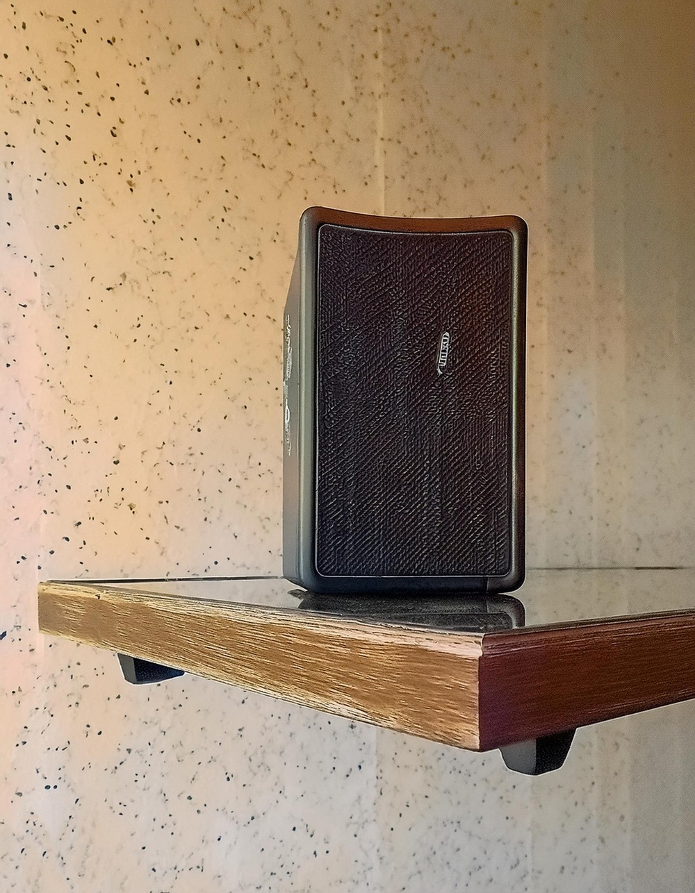Cornered Floating Stand