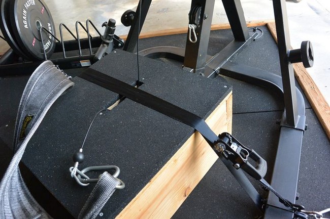 DIY Belt Squat 1