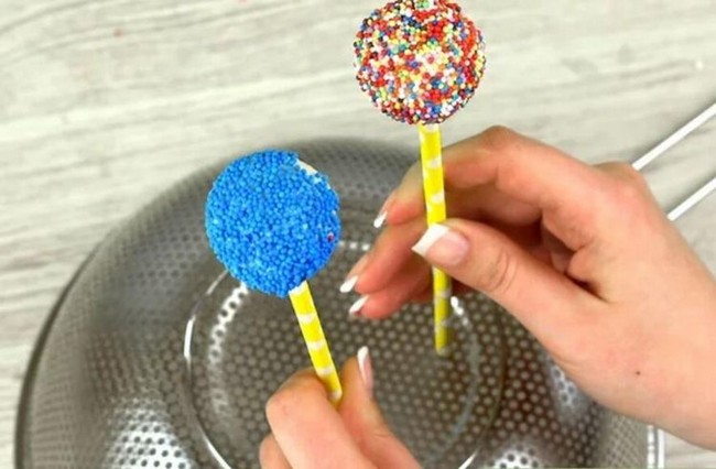 How To Make A Cake Pop Holder