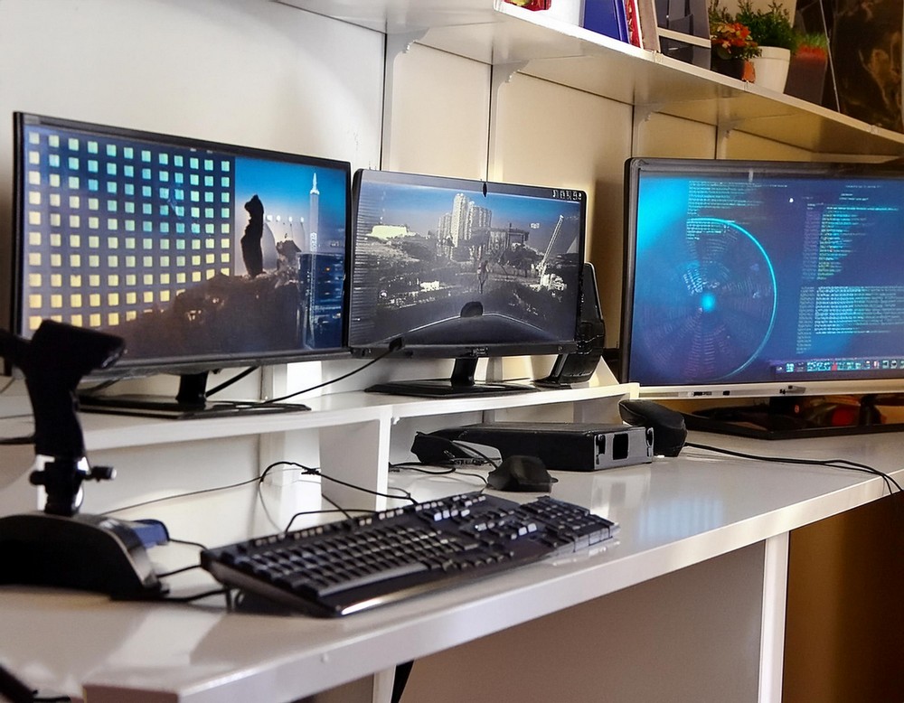 Simple Dual Monitor Stand