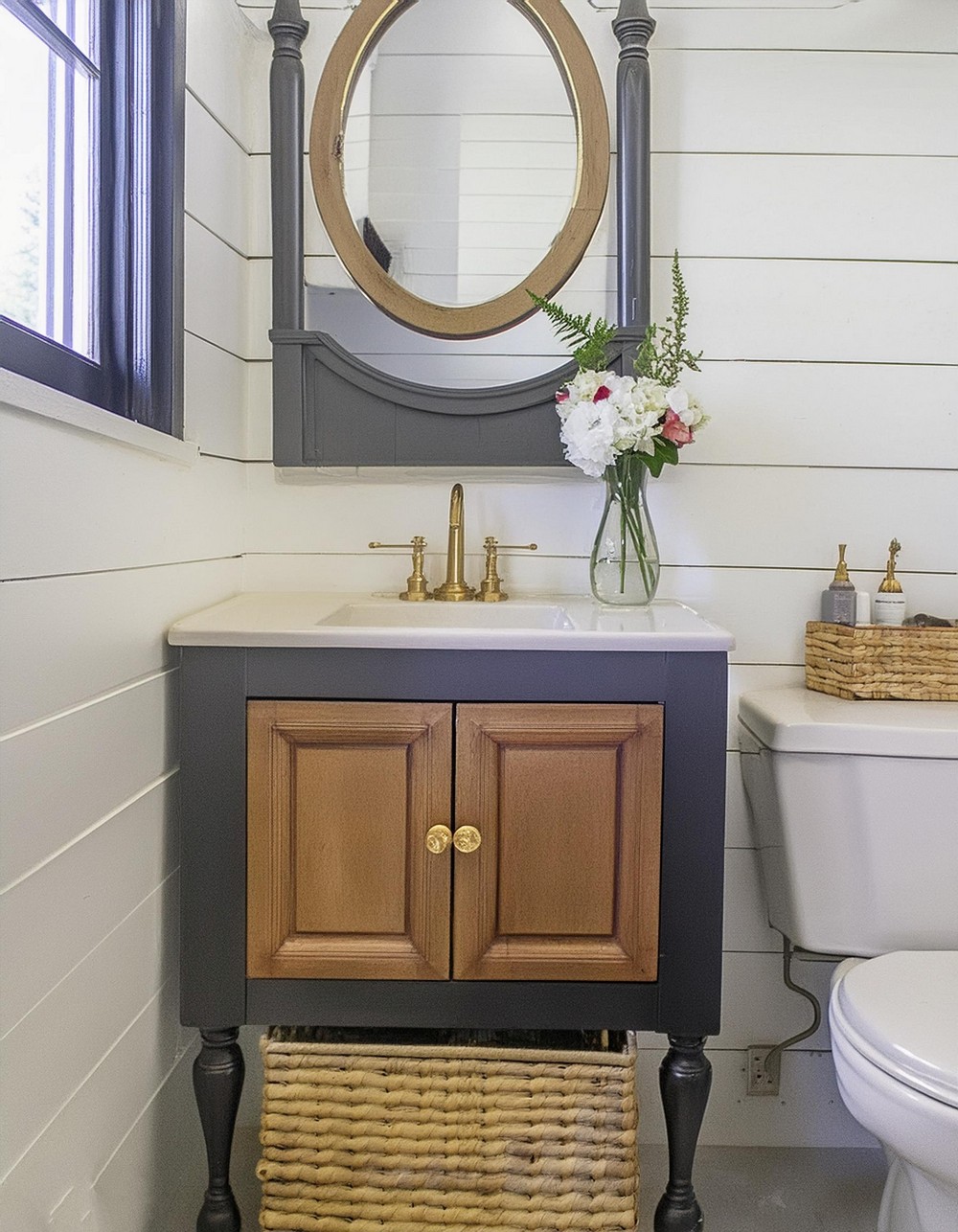 Small Master Bathroom Vanity