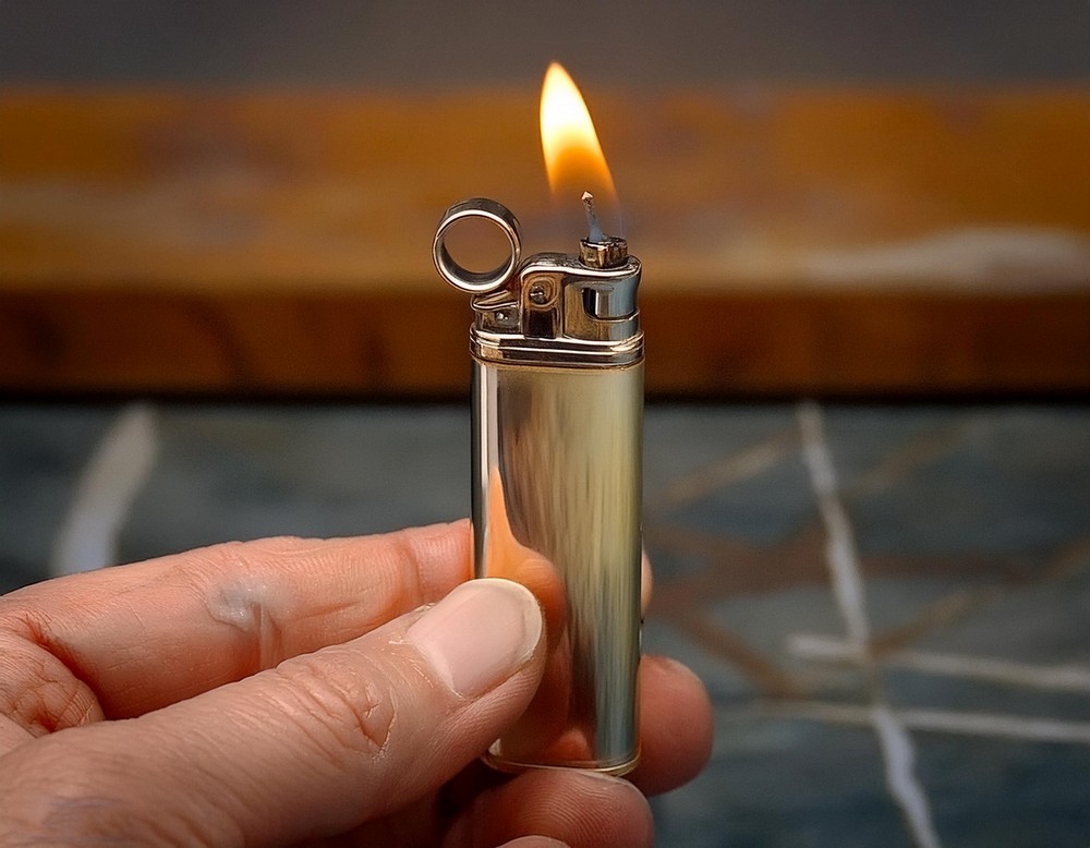 How To Make A DIY Lighter Case