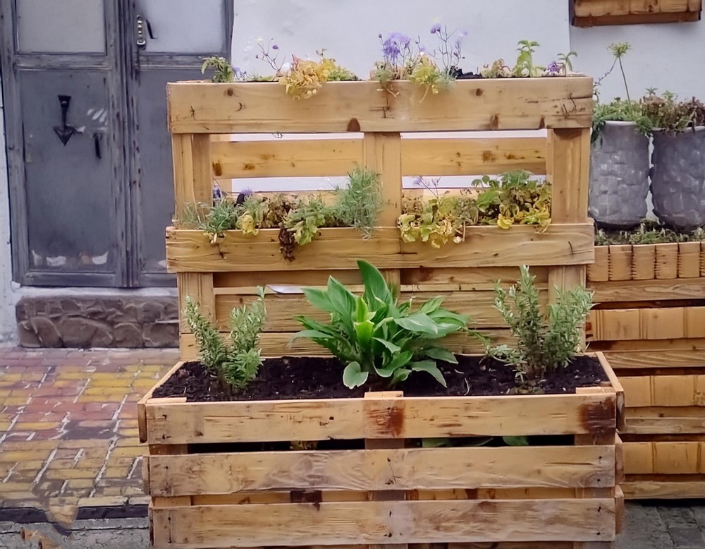 Pallets Into Flower Planter Box
