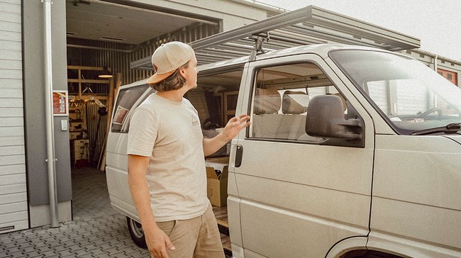 An Aluminium Roof Rack