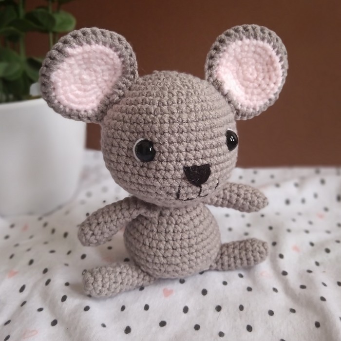 Binky Mouse Amigurumi