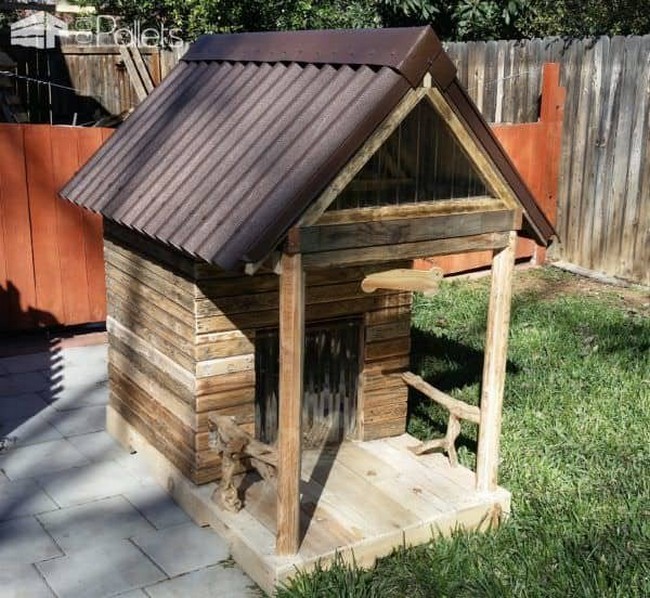 Custom Large Pallet Dog House