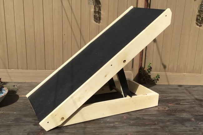 DIY Adjustable Dog Ramp