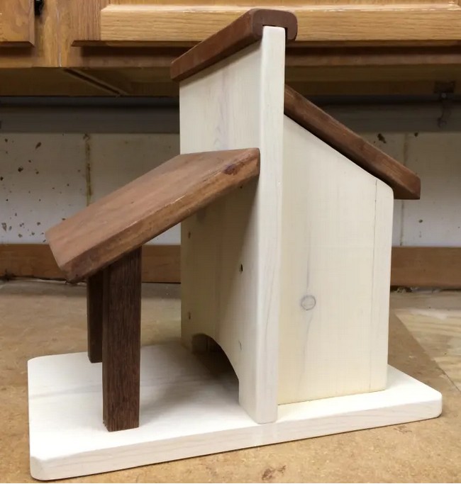 DIY County Store Platform Bird Feeder Plan