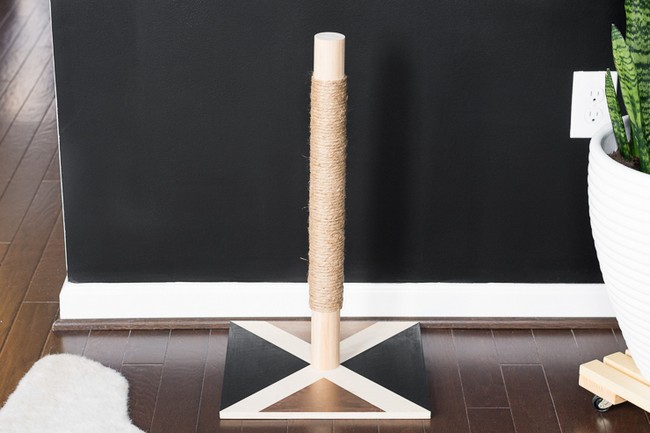Modern DIY Cat Scratcher Post