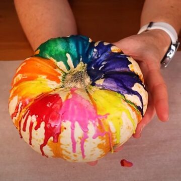 How To Make Melted Crayon Art 1