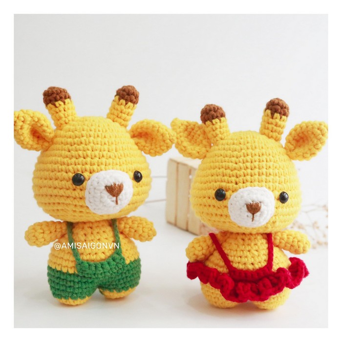 Amigurumi Giraffe Girl