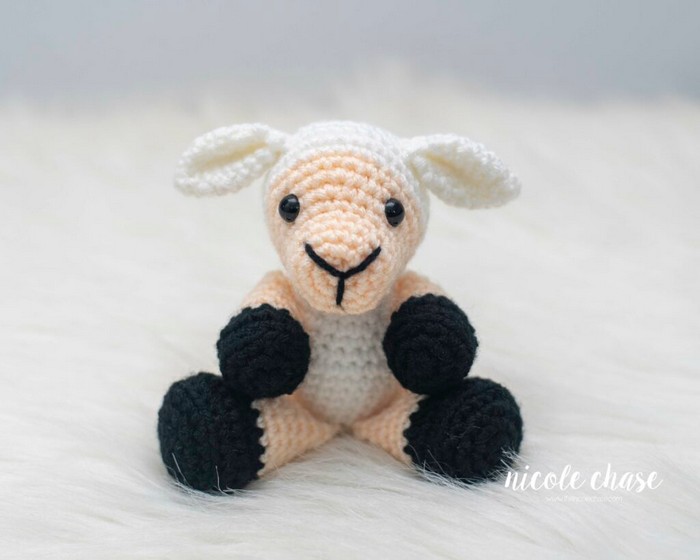 Sherman The Sheep Amigurumi