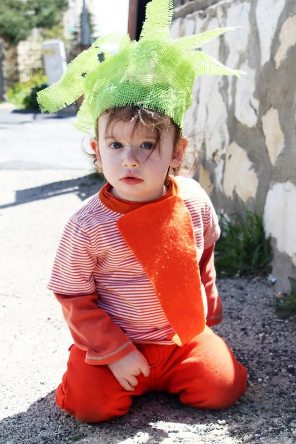 DIY No Sew Carrot Costume