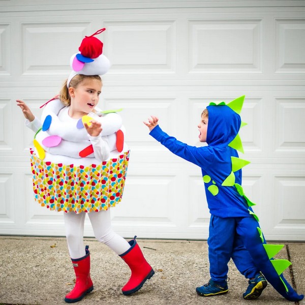 DIY No-Sew Cupcake and Dinosaur