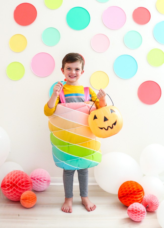 No-Sew Rainbow Lollipop Kid’s Costume