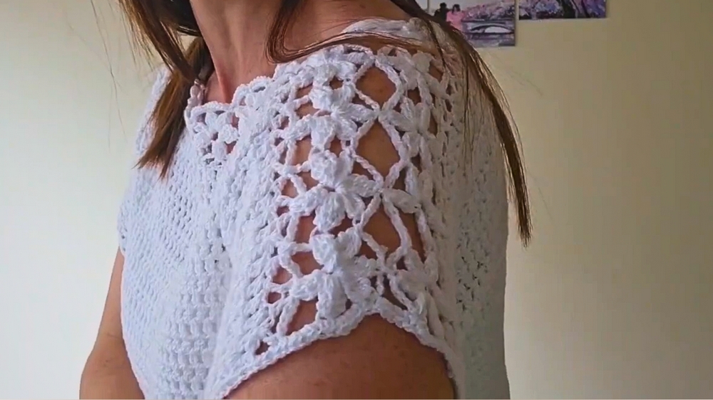 Beautiful Crochet Blouse to Refresh Your Wardrobe 1