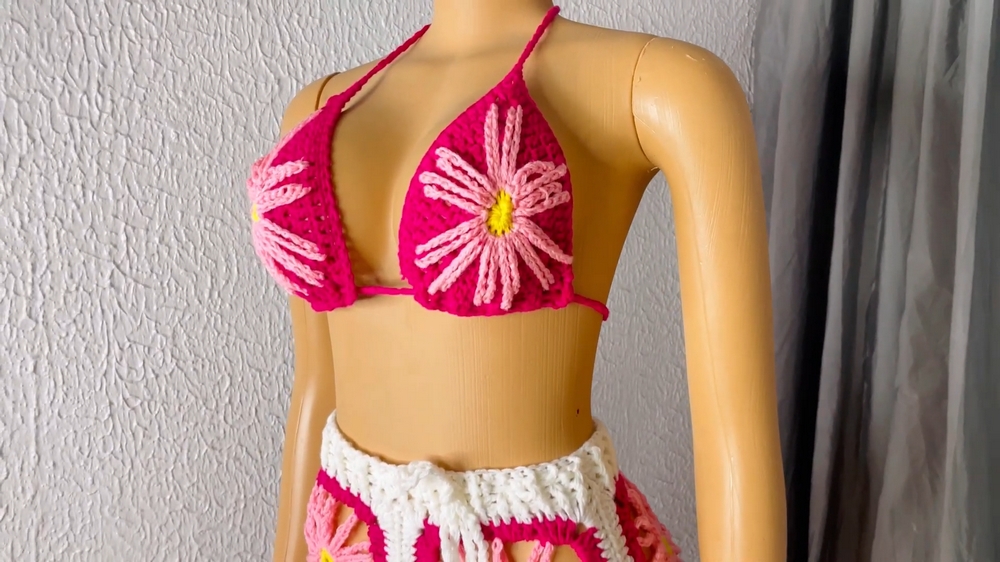 Free Crochet Daisy Bikini Top Pattern 1