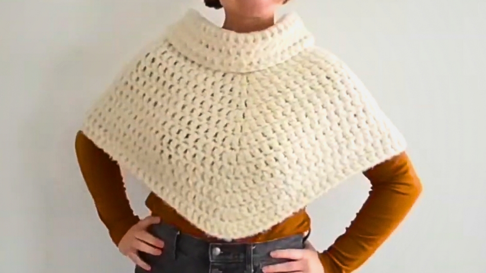Free Hygge Yarn Poncho Crochet Pattern 1