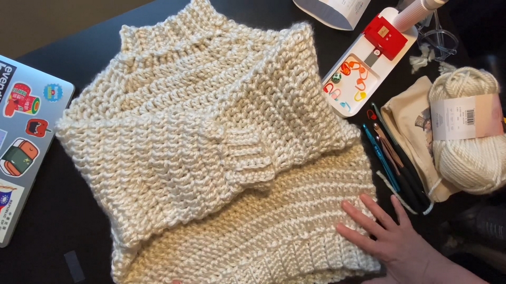How to Crochet Chunky Yarn Sweater in Just One Weekend 1
