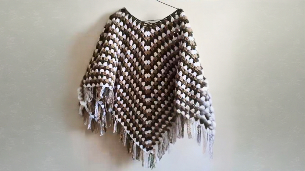 How to Crochet Corner Cluster Poncho with Basic Stitches and Free Pattern 1