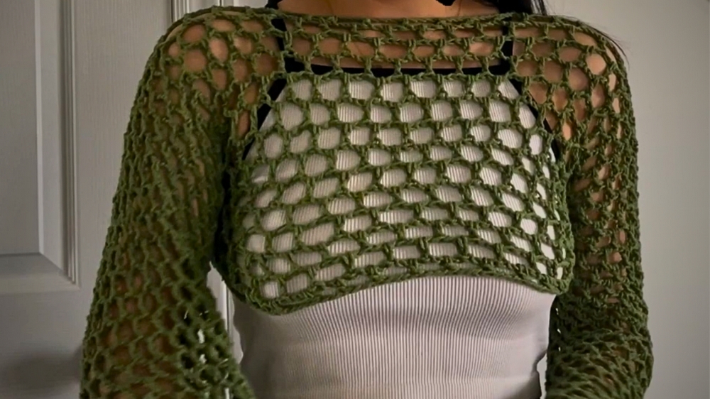 Summer-Friendly Crochet Fishnet Sleeves Shrug Pattern 1
