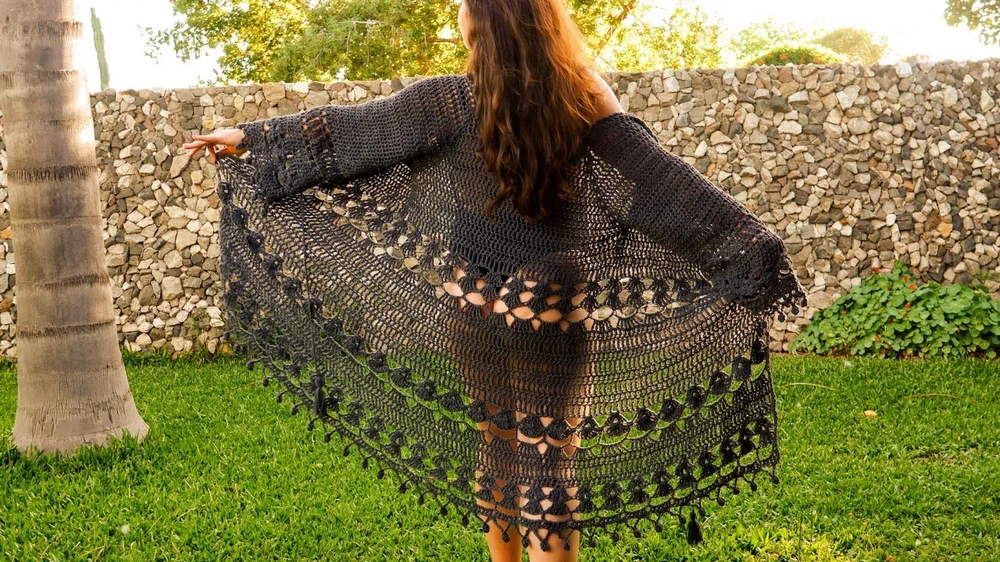 Breezy Crochet Beach Cover-Up Pattern for Effortless Style 1