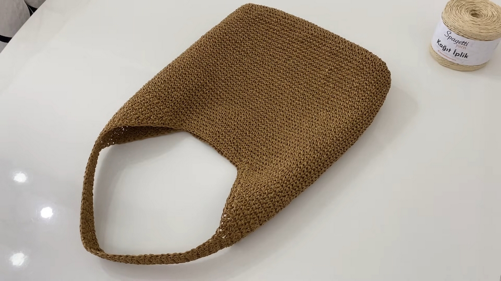 Classic Crochet Paper Yarn Bag Pattern 1