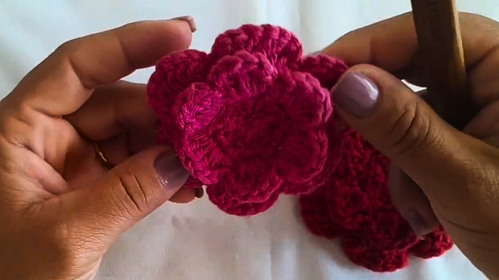 Fun and Simple Crochet Flower Pattern 1