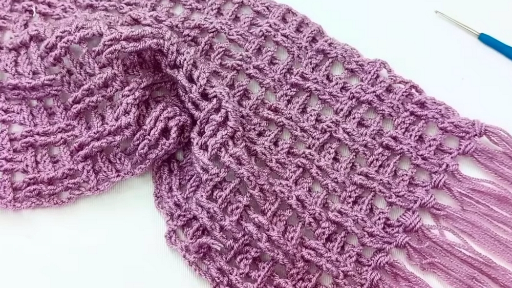 Versatile Crochet Etol Shawl Model Looks for All Occasions 1