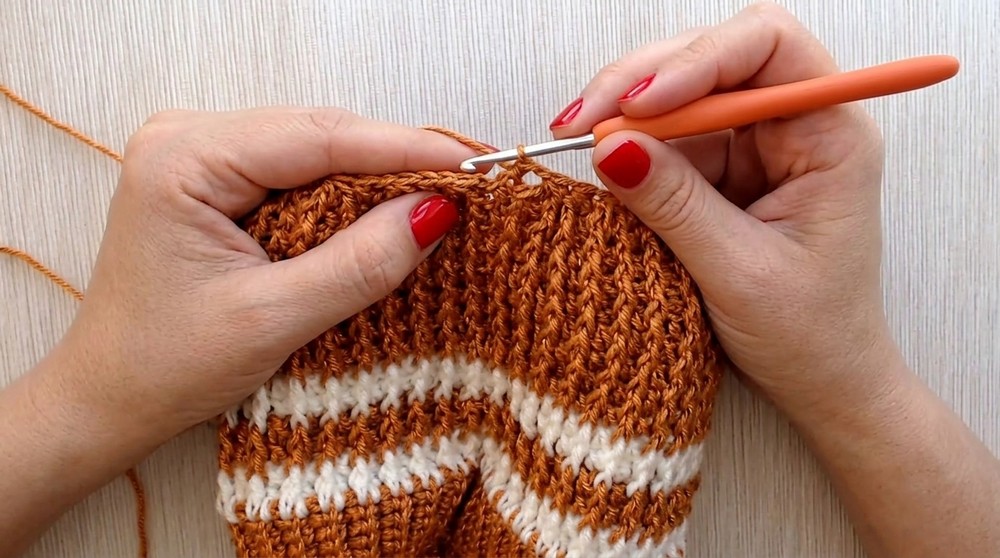 TUTORIAL Simple crochet baby hat 5