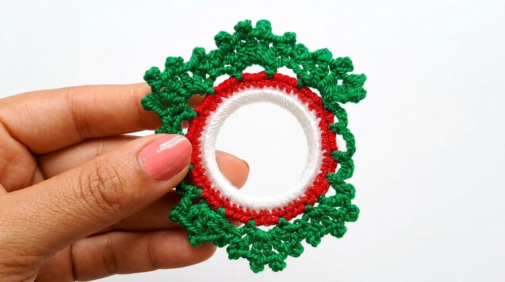 Crochet Christmas Wreath Pattern 3