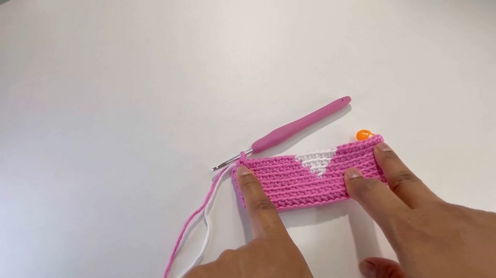 Crochet Pouch With Heart Pattern